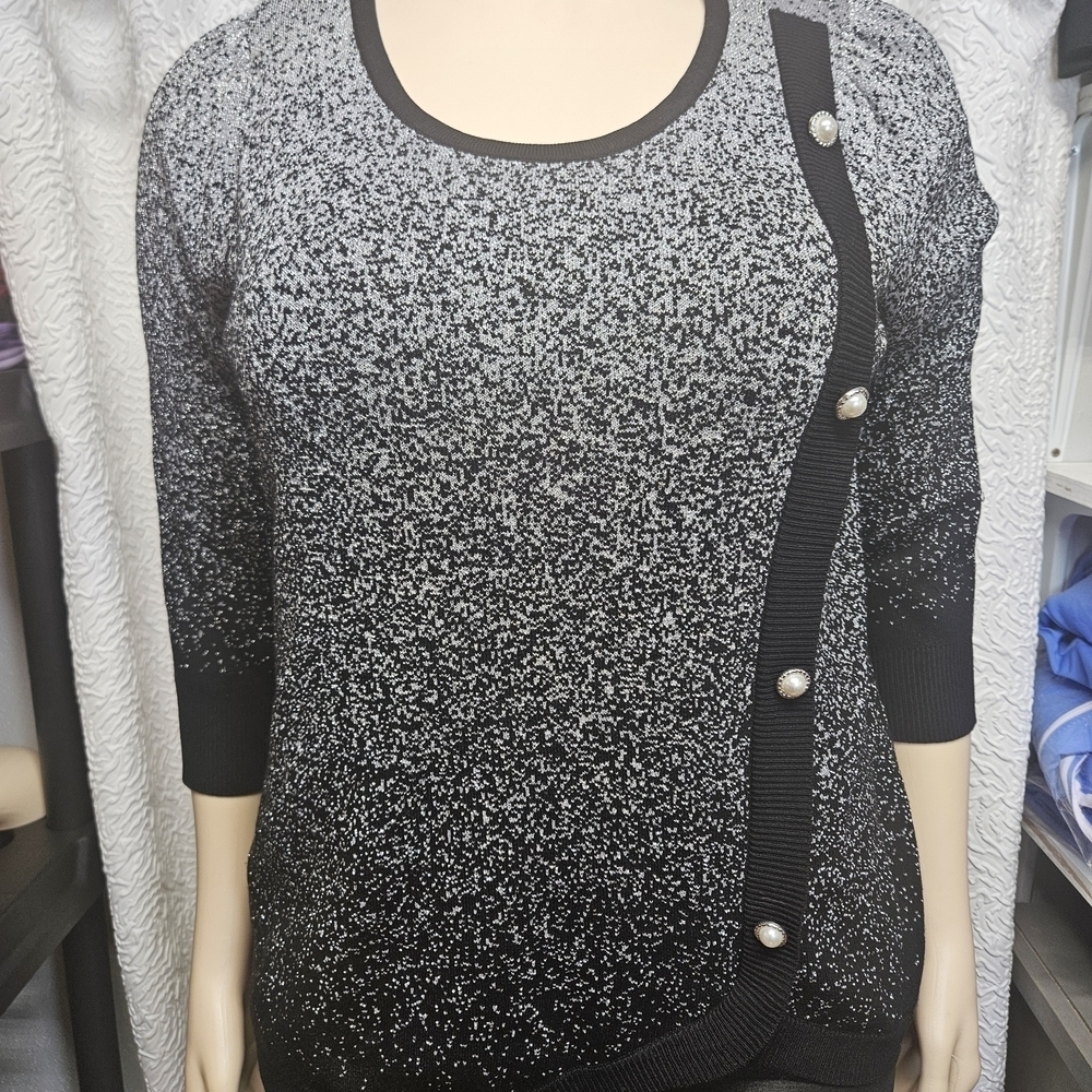Adrienne Vittadini Black and Gray Crew Neck Sweaters